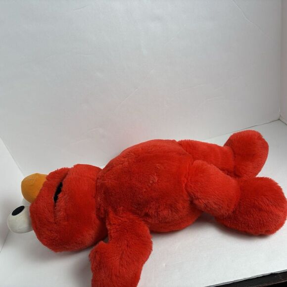Wow! Sesame Street Toss and Tickle Me Elmo Talks and Wiggles 1997 - Working - Picture 8 of 9